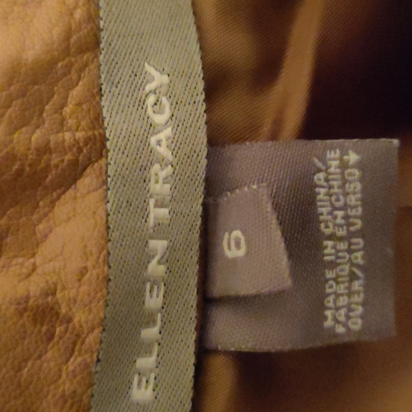 Genuine leather jacket with beautiful details and front pockets.In tan color. - Picture 4 of 4